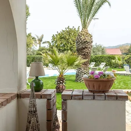 Casa vacanze 3-casa Sul Mare Con Piscina Vicino Cefalu Campofelice Di Roccella